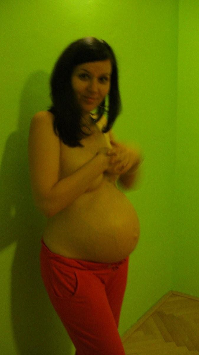 Pregnant Amateur Girlfriend 24