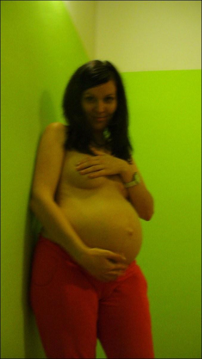 Pregnant Amateur Girlfriend 1