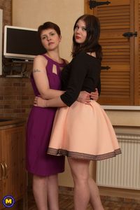 MILF-Ania-and-her-young-girlfriend-%5Bx215%5D-i6xkx93oxr.jpg