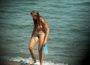 Beach Voyeur Sexy Girls Bikini (64 Pics)-r7aixm1bbf.jpg